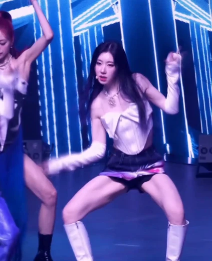 있지 채령 야벅지 쩍벌 안무 뒤집힌 청미니 갈라진 내전근 레전드