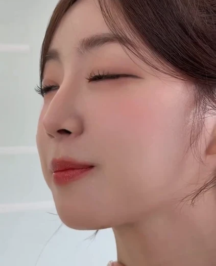 치어리더 안지현 목주름 보여주는 미모