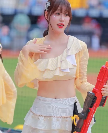 치어리더 김도아 엉벅지 프릴 비키니