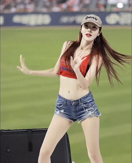 치어리더 이다영 야곱 청핫팬트 살아있는 몸매라인
