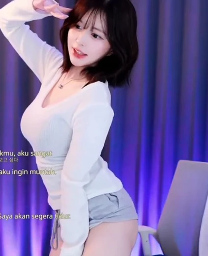김빵귤 엉벅지 근본룩 입은 회색 돌핀팬츠