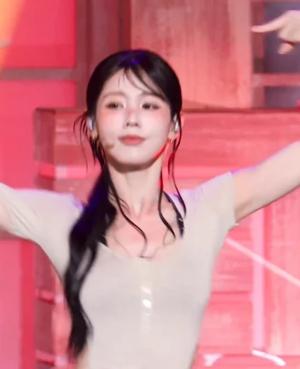 미연 가슴골 태닝 자국과는 구분되는 뽀얀 가슴골 뭉클 레전드