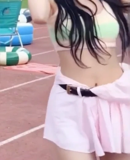 프나 백지헌 야꼽 컴백이 기대되는 홀터넥 비키니탑