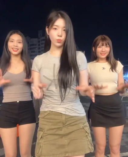 치어리더 조연주 허벅지 꽁꽁 얼어붙은 한강 위로 걸어 다녀요