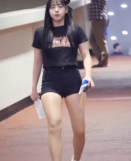 치어리더 하지원 꿀벅지 배가 많이 고팠던 먹방