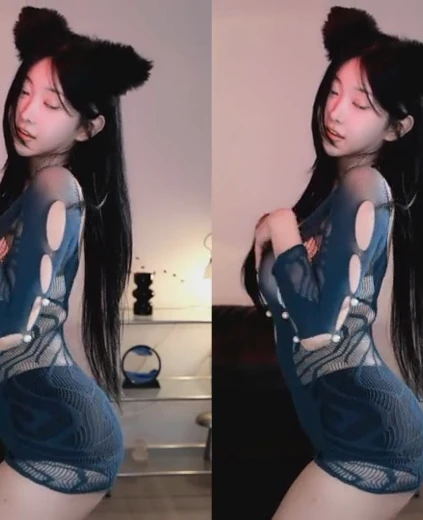 하니니 가슴골 흰 생브라 다 비치는 시스루 의상 몸매