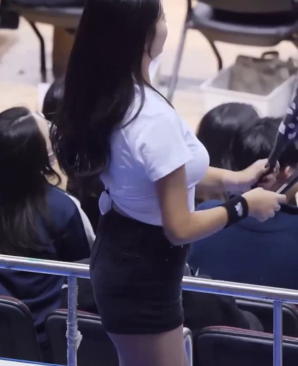 치어리더 김이서 꿀벅지 묵직 가슴 흰티