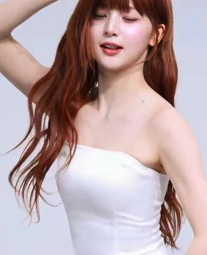 트리플에스 곽연지 겨드랑이 순백색 오프숄더 상큼한 페로몬